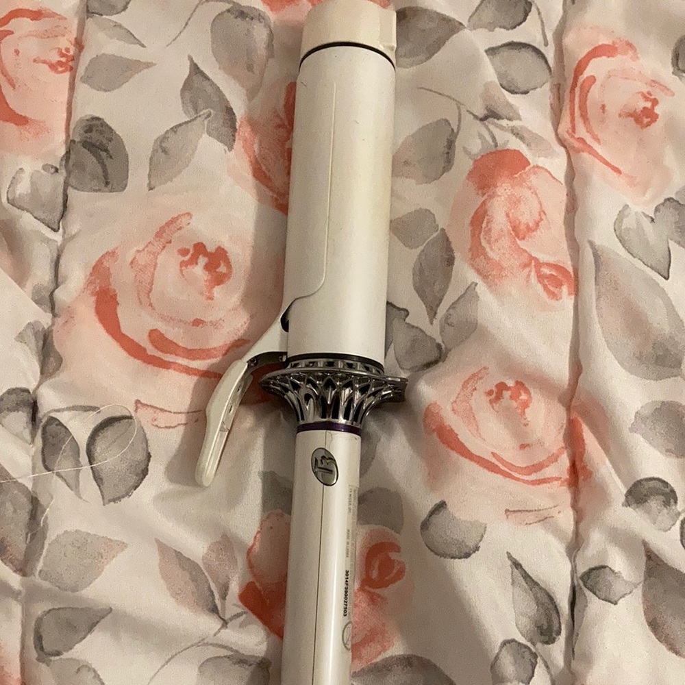 T3 curling iron